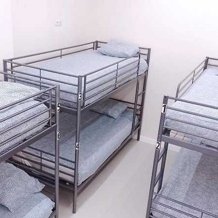 Hostel Sofia Мадрид Экстерьер фото